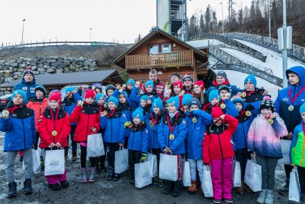 Rozdanie nagród w zawodach "Skok po Serce"